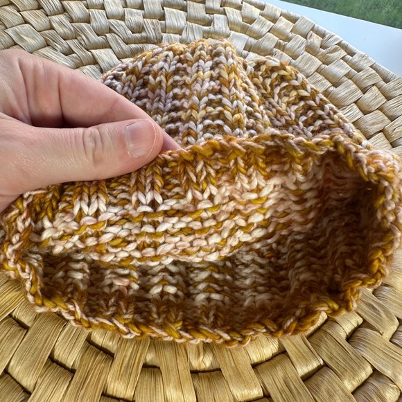 Kids Knit Beanie Hat Striped‎ Ribbed Gold White Winter Warm Soft Cap handmade - Picture 3 of 5